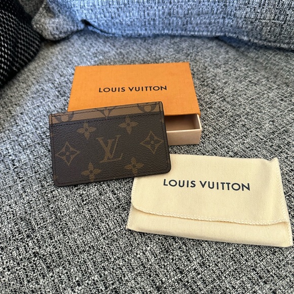 New Authentic Louis Vuitton Card Holder - Picture 3 of 4